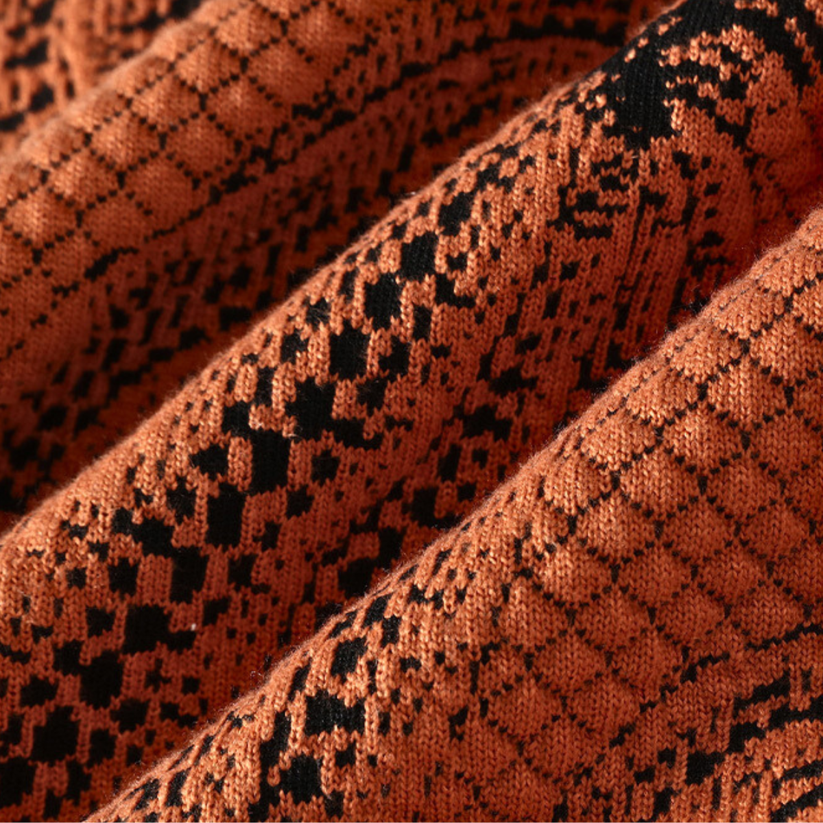 Mason Men’s Sweater – Cozy Pullover with Seasonal Pumpkin Pattern