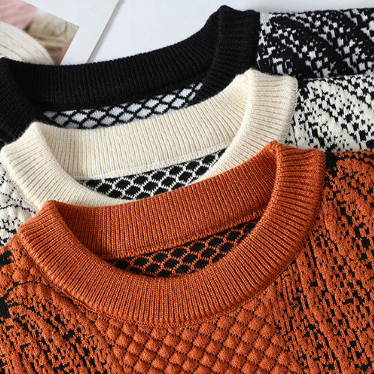 Mason Men’s Sweater – Cozy Pullover with Seasonal Pumpkin Pattern